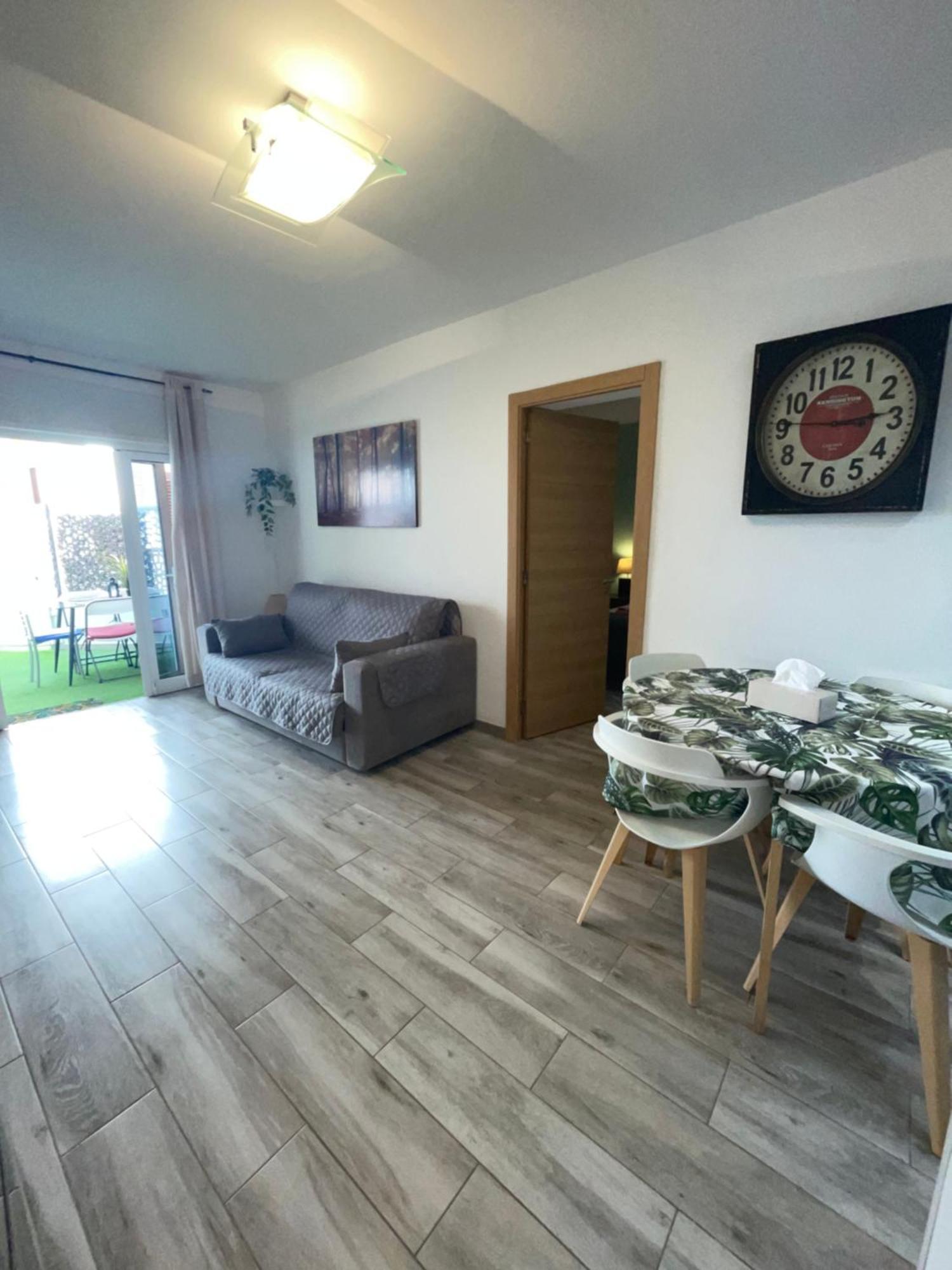 Sofia Cristianos Apartment *